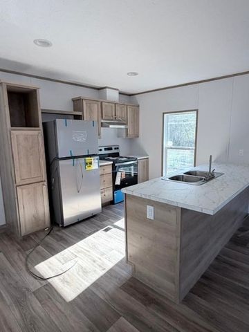 121 Oak Log Lake Rd., Conway, SC 29526