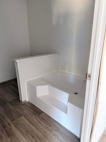 121 Oak Log Lake Rd., Conway, SC 29526