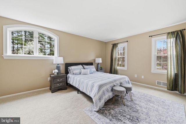 9800 KOHOUTEK CT, Vienna, VA 22182