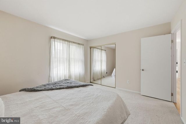 9800 KOHOUTEK CT, Vienna, VA 22182
