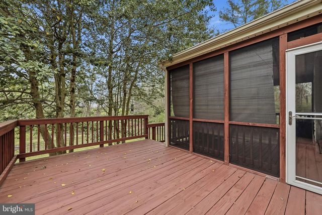 9800 KOHOUTEK CT, Vienna, VA 22182