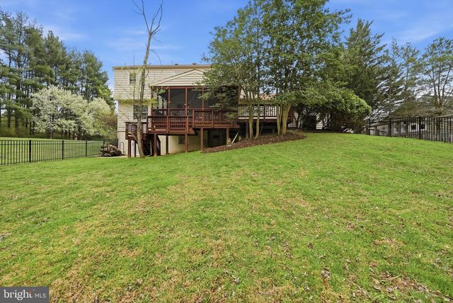 9800 KOHOUTEK CT, Vienna, VA 22182