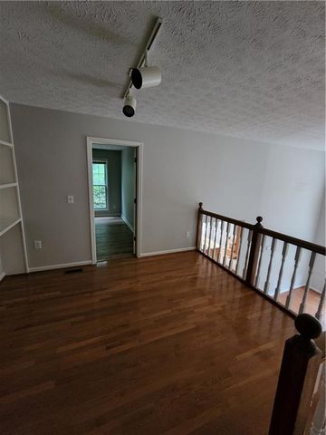 5705 Glandor Drive SE, Mableton, GA 30126