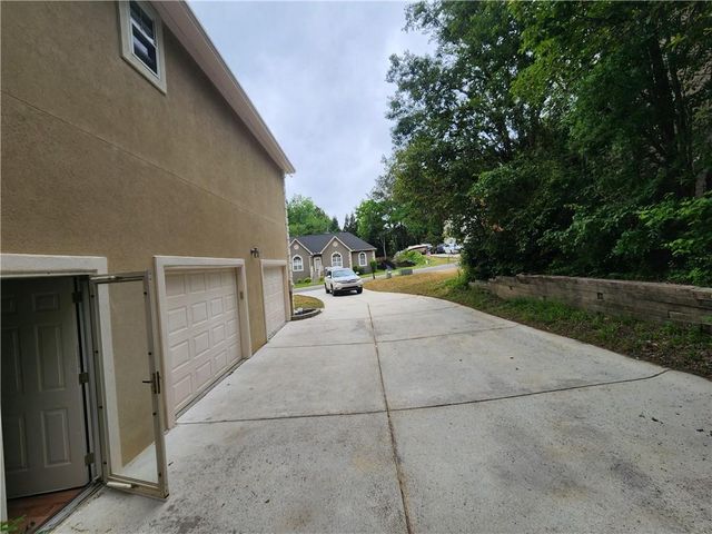 5705 Glandor Drive SE, Mableton, GA 30126