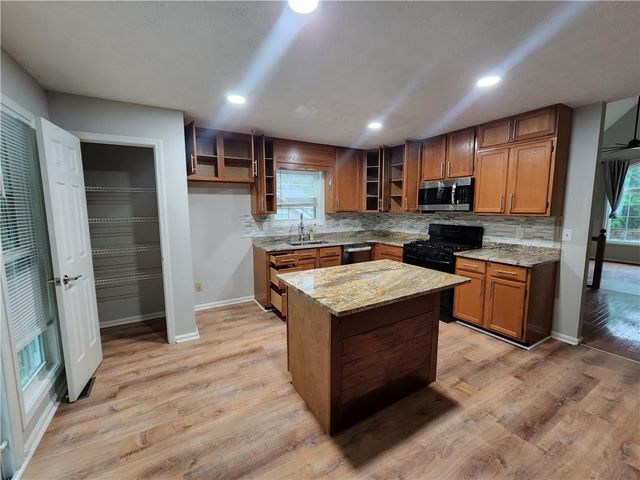 5705 Glandor Drive SE, Mableton, GA 30126