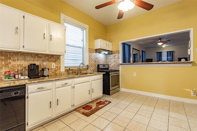 2809 Bernardo De Galvez Avenue, Galveston, TX 77550