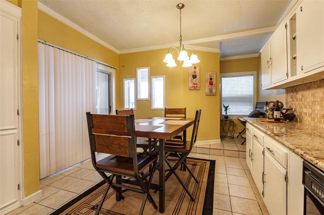 2809 Bernardo De Galvez Avenue, Galveston, TX 77550