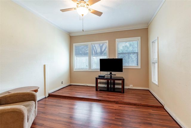 2809 Bernardo De Galvez Avenue, Galveston, TX 77550