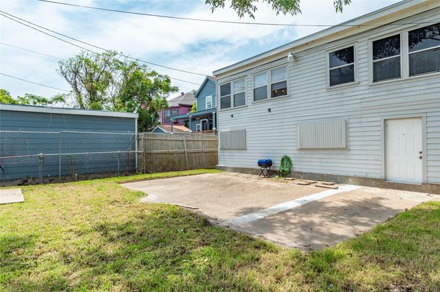 2809 Bernardo De Galvez Avenue, Galveston, TX 77550