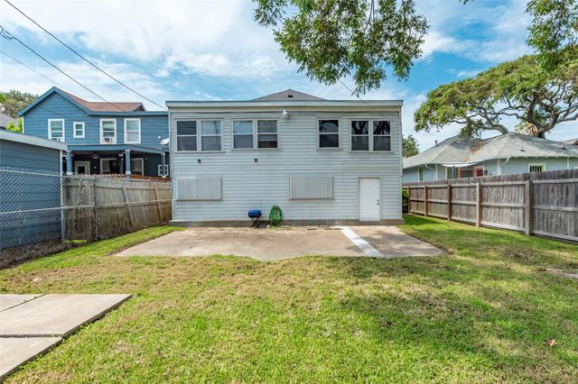 2809 Bernardo De Galvez Avenue, Galveston, TX 77550
