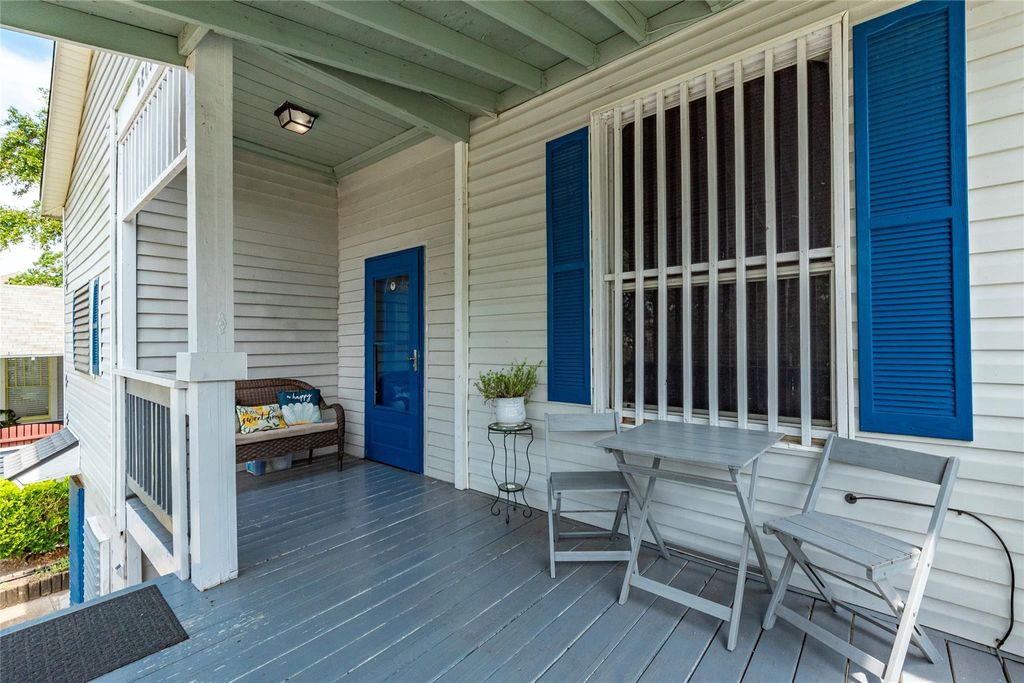 2809 Bernardo De Galvez Avenue, Galveston, TX 77550