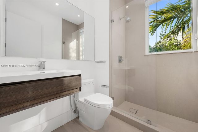 481 S Mashta Drive, Key Biscayne, FL 33149