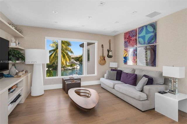 481 S Mashta Drive, Key Biscayne, FL 33149