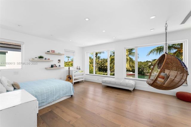 481 S Mashta Drive, Key Biscayne, FL 33149