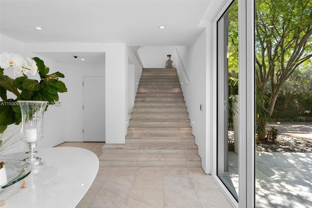 481 S Mashta Drive, Key Biscayne, FL 33149