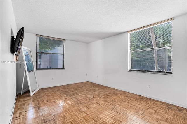 14501 N Kendall Dr 212H, Miami, FL 33186