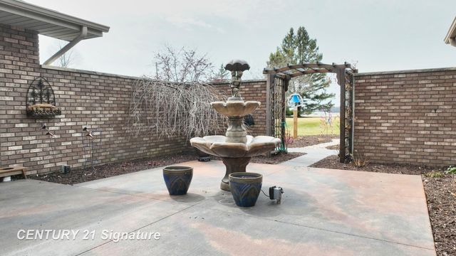 6728 N River Road, Tittabawassee Twp, MI 48623