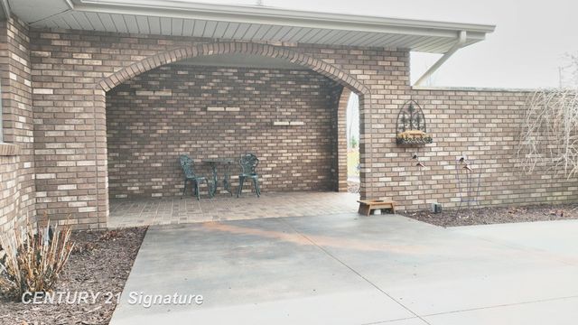 6728 N River Road, Tittabawassee Twp, MI 48623