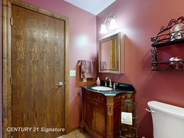 6728 N River Road, Tittabawassee Twp, MI 48623