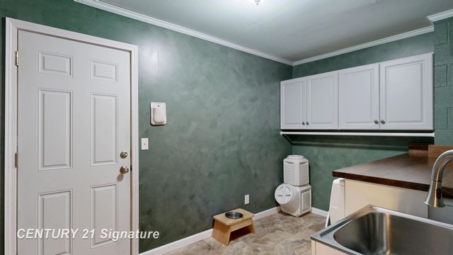 6728 N River Road, Tittabawassee Twp, MI 48623