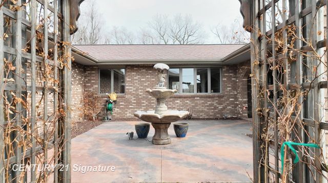 6728 N River Road, Tittabawassee Twp, MI 48623