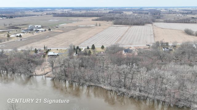 6728 N River Road, Tittabawassee Twp, MI 48623