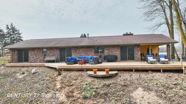 6728 N River Road, Tittabawassee Twp, MI 48623