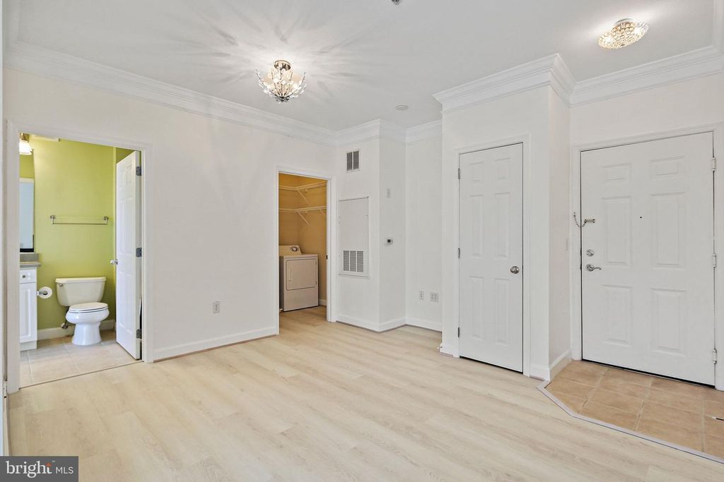 501 HUNGERFORD DR #101, Rockville, MD 20850