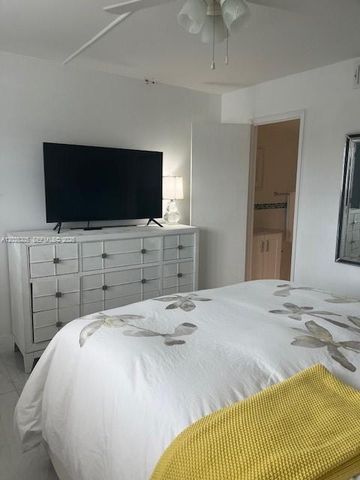 1160 Hillsboro Mile 204 204, Hillsboro Beach, FL 33062