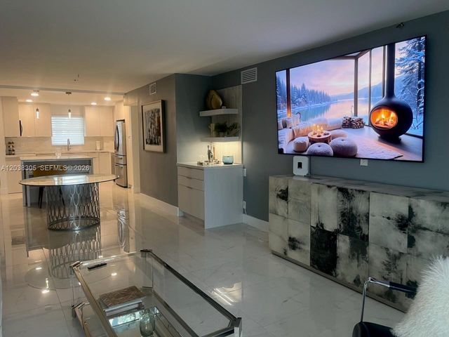 1160 Hillsboro Mile 204, Hillsboro Beach, FL 33062
