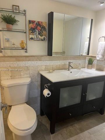 1160 Hillsboro Mile 204 204, Hillsboro Beach, FL 33062