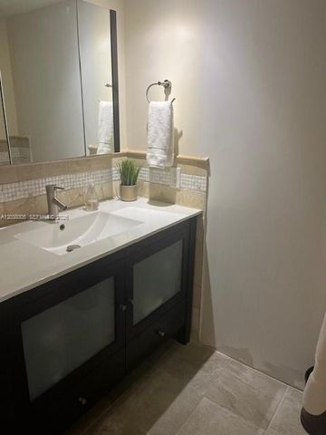 1160 Hillsboro Mile 204 204, Hillsboro Beach, FL 33062