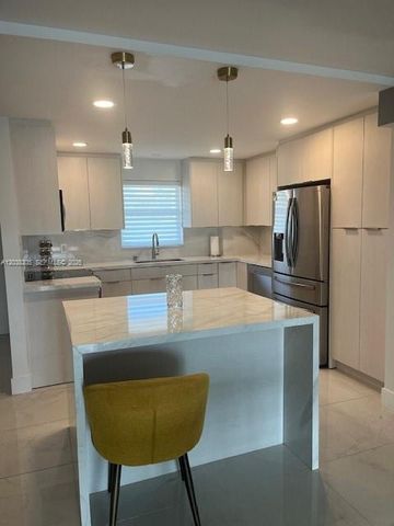 1160 Hillsboro Mile 204 204, Hillsboro Beach, FL 33062