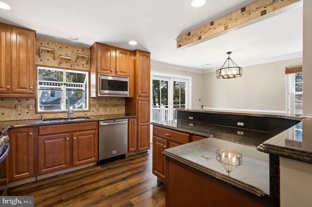 213 LAWRENCE DR, Lanoka Harbor, NJ 08734