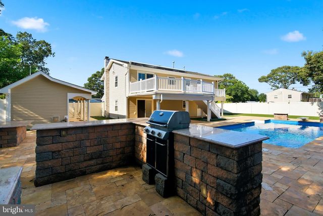 213 LAWRENCE DR, Lanoka Harbor, NJ 08734
