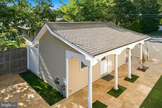 213 LAWRENCE DR, Lanoka Harbor, NJ 08734