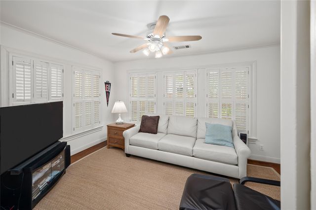 2229 Maroneal Street, Houston, TX 77030