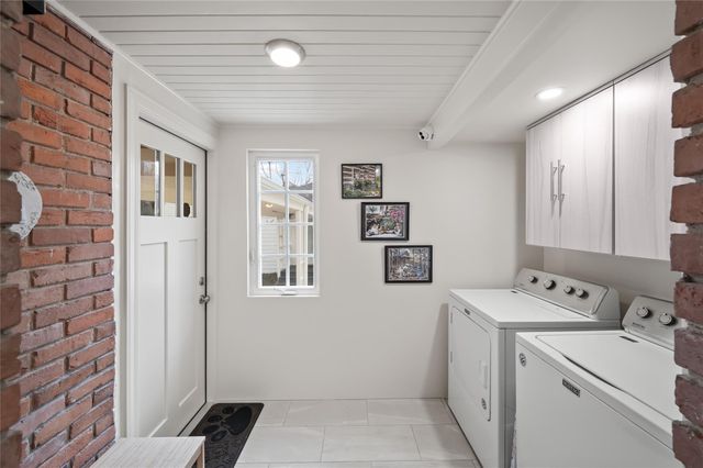 2229 Maroneal Street, Houston, TX 77030