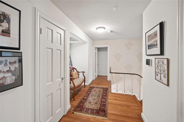 2229 Maroneal Street, Houston, TX 77030