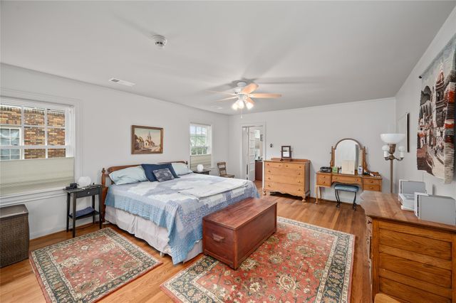 2229 Maroneal Street, Houston, TX 77030