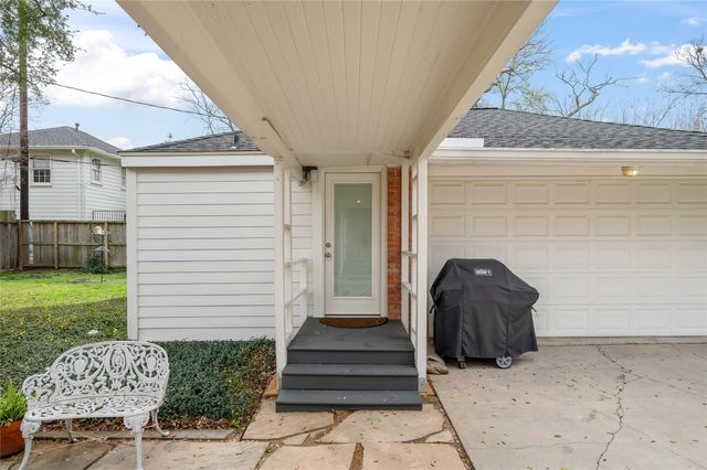 2229 Maroneal Street, Houston, TX 77030