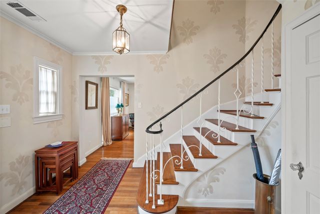 2229 Maroneal Street, Houston, TX 77030