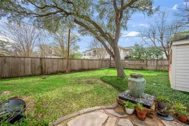 2229 Maroneal Street, Houston, TX 77030