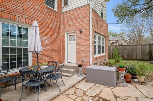 2229 Maroneal Street, Houston, TX 77030