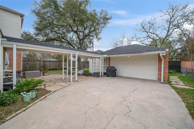 2229 Maroneal Street, Houston, TX 77030