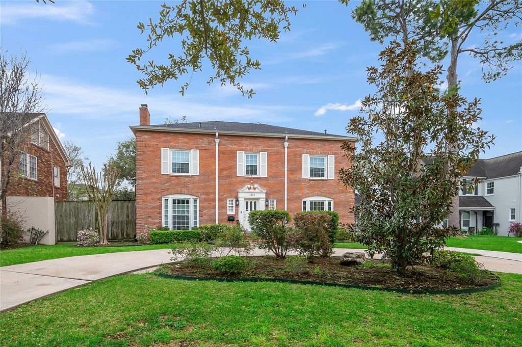 2229 Maroneal Street, Houston, TX 77030