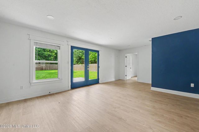 152 Lafayette Circle, Ocean Springs, MS 39564