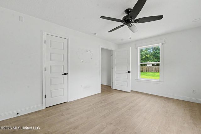 152 Lafayette Circle, Ocean Springs, MS 39564