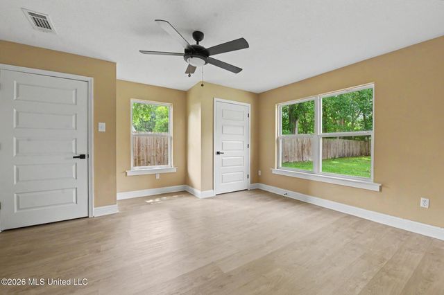 152 Lafayette Circle, Ocean Springs, MS 39564