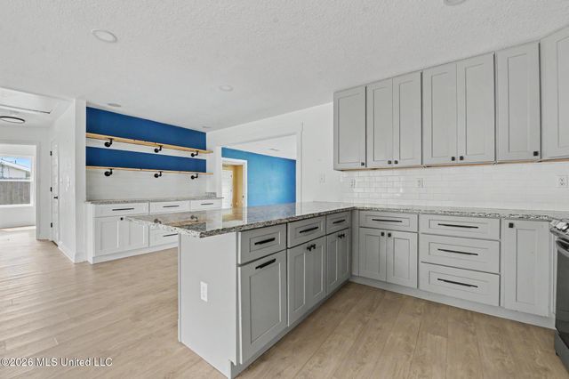 152 Lafayette Circle, Ocean Springs, MS 39564
